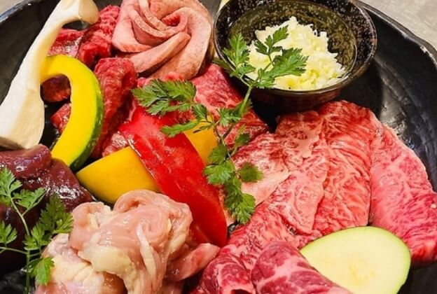 【28日＆29日限定！】肉の日盛り合わせ（写真は２人前です）